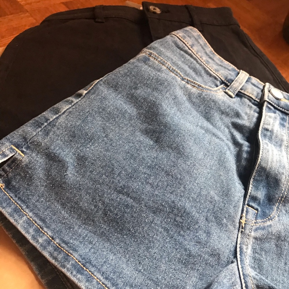 2 High Waisted Shorts